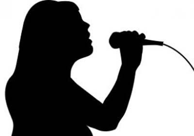 Ronco pode ser eliminado com exercícios de canto, segundo estudo na Inglaterra